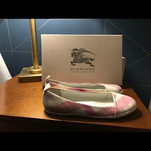 Burberry slip on shoes